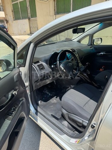 Toyota Auris-7