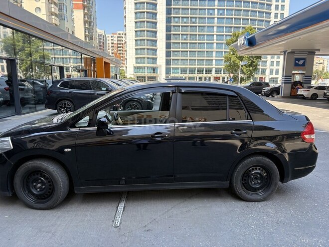 Nissan Tiida-3