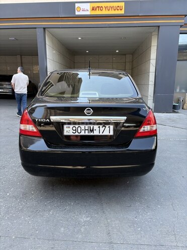 Nissan Tiida-2