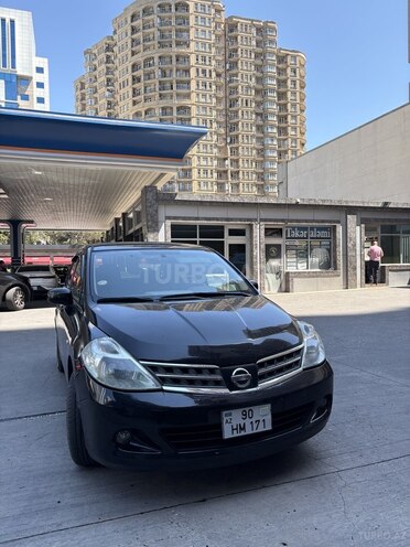 Nissan Tiida-1