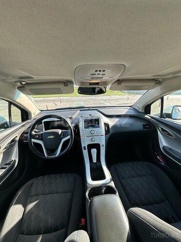 Chevrolet Volt-8