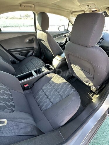Chevrolet Volt-9