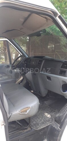 Ford Transit-6