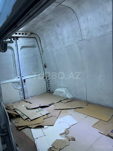 Ford Transit-4