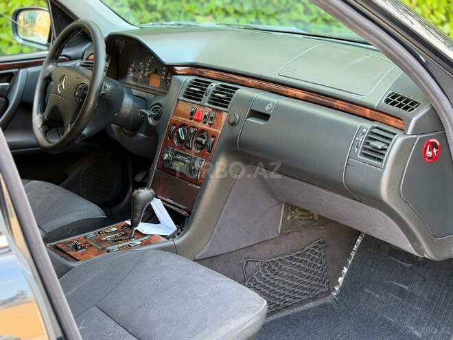Mercedes E 200-18