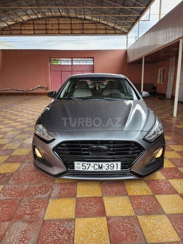 Hyundai Sonata-1