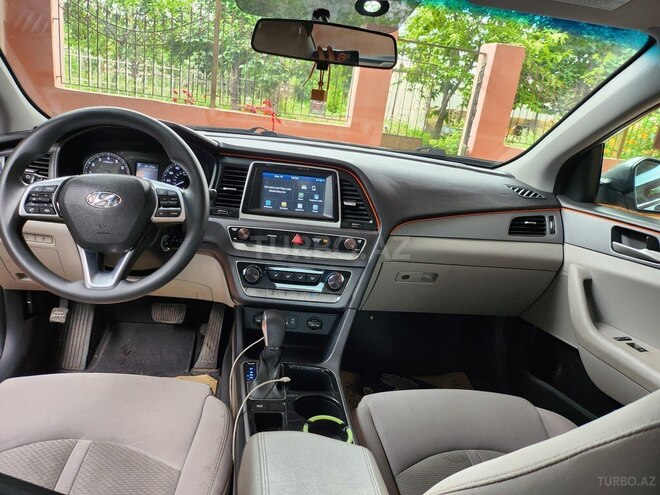 Hyundai Sonata-8