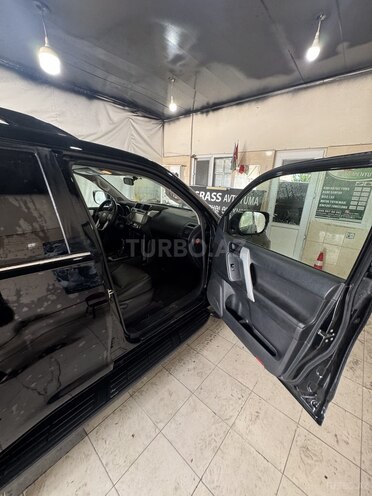 Toyota Land Cruiser Prado-8