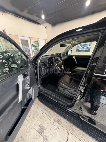 Toyota Land Cruiser Prado-9