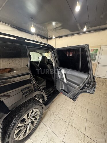 Toyota Land Cruiser Prado-7