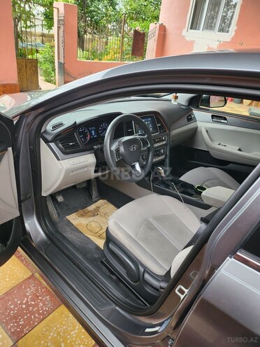 Hyundai Sonata-10