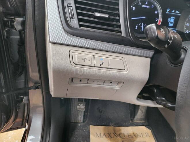 Hyundai Sonata-7