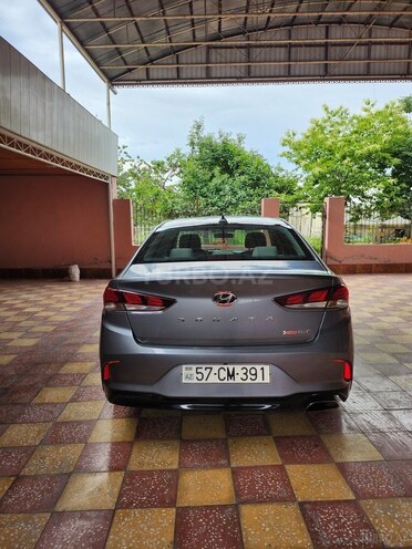 Hyundai Sonata-12