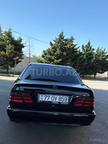 Mercedes E 240-2