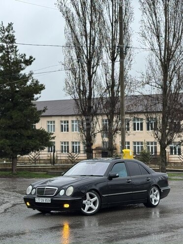Mercedes E 240-12