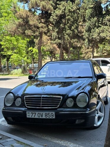 Mercedes E 240-10