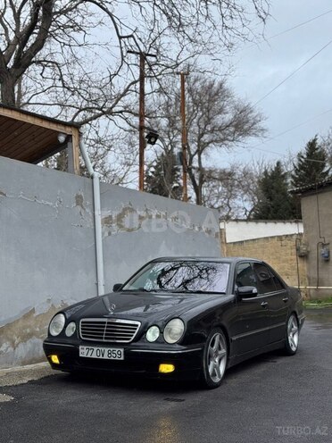 Mercedes E 240-11