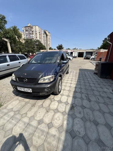 Opel Zafira-5