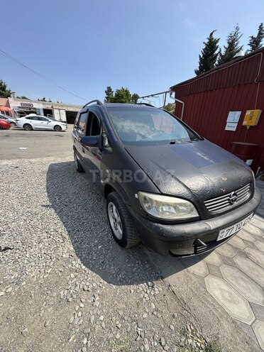 Opel Zafira-2