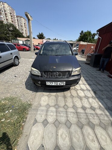 Opel Zafira-1