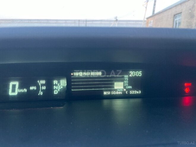 Toyota Prius-2