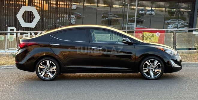 Hyundai Elantra-5