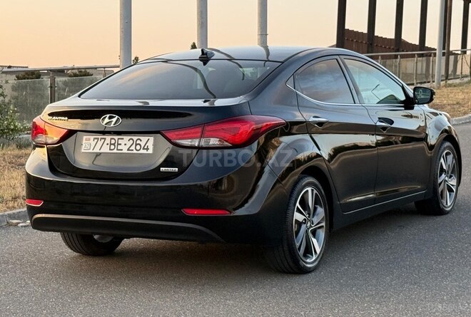 Hyundai Elantra-10