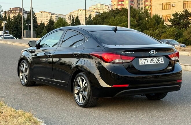 Hyundai Elantra-9