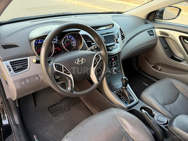 Hyundai Elantra-6