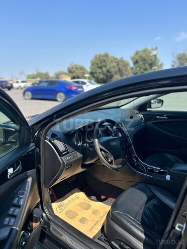 Hyundai Sonata-2