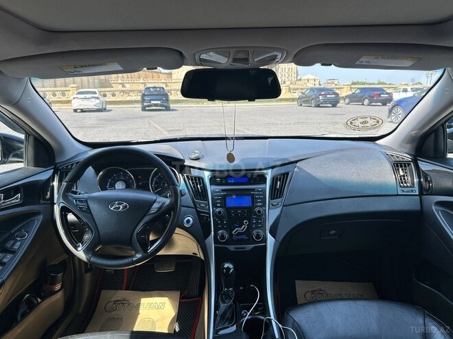 Hyundai Sonata-5