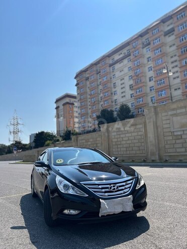 Hyundai Sonata-1