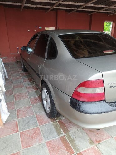 Opel Vectra-4