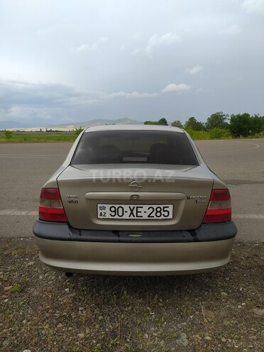 Opel Vectra-2