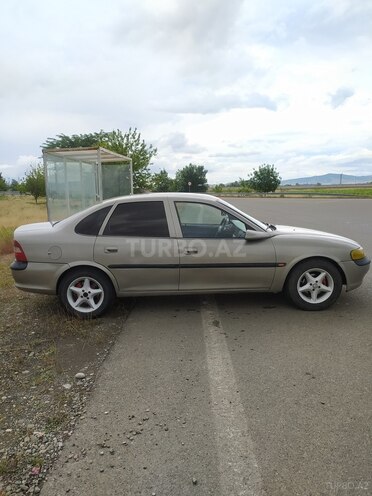 Opel Vectra-9