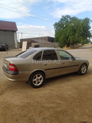 Opel Vectra-17
