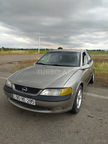 Opel Vectra-12