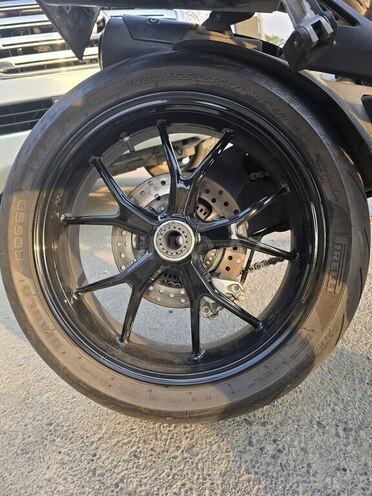 Ducati Monster 796-5