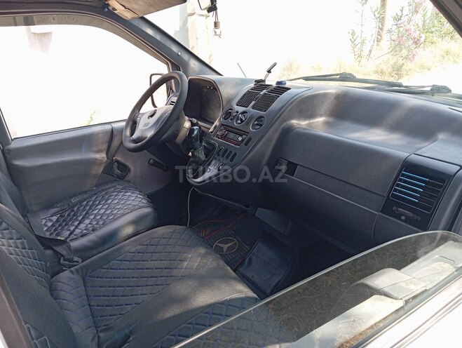 Mercedes Vito 112 CDI-8