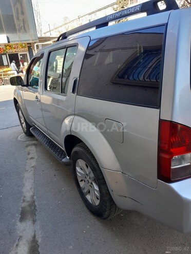 Nissan Pathfinder-5