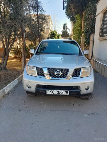 Nissan Pathfinder-1