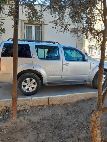 Nissan Pathfinder-7