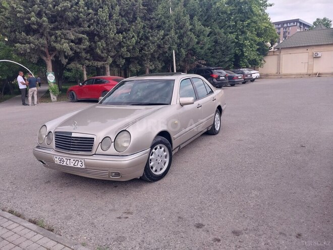 Mercedes E 230-3