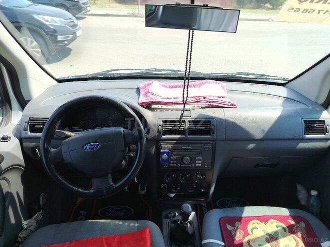 Ford Tourneo Connect-7
