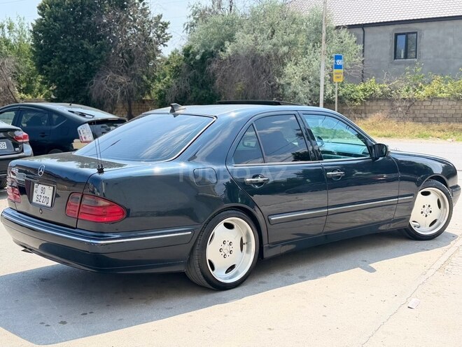 Mercedes E 320-3