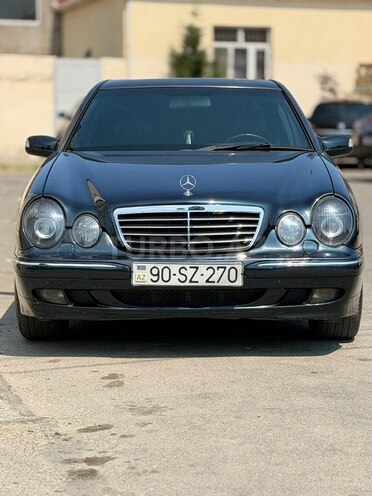 Mercedes E 320-1