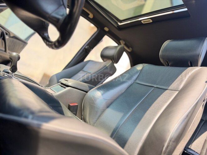 Mercedes E 320-12