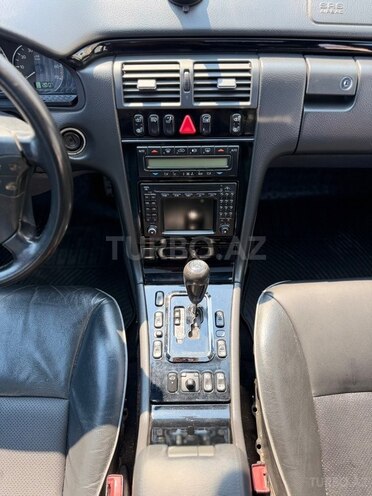 Mercedes E 320-19