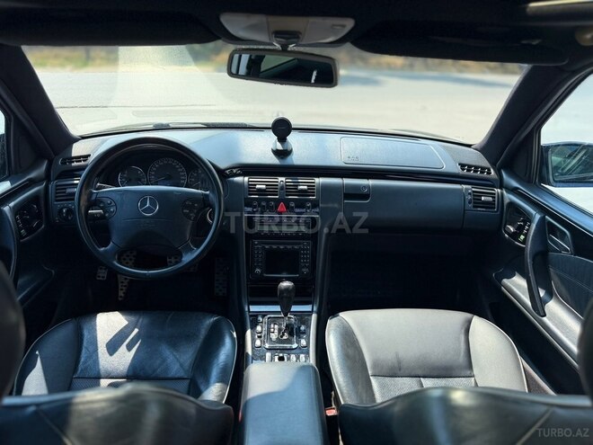Mercedes E 320-18