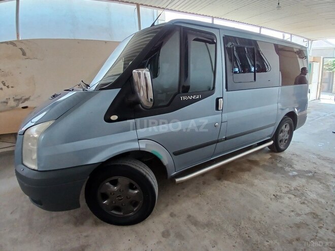 Ford Transit-5